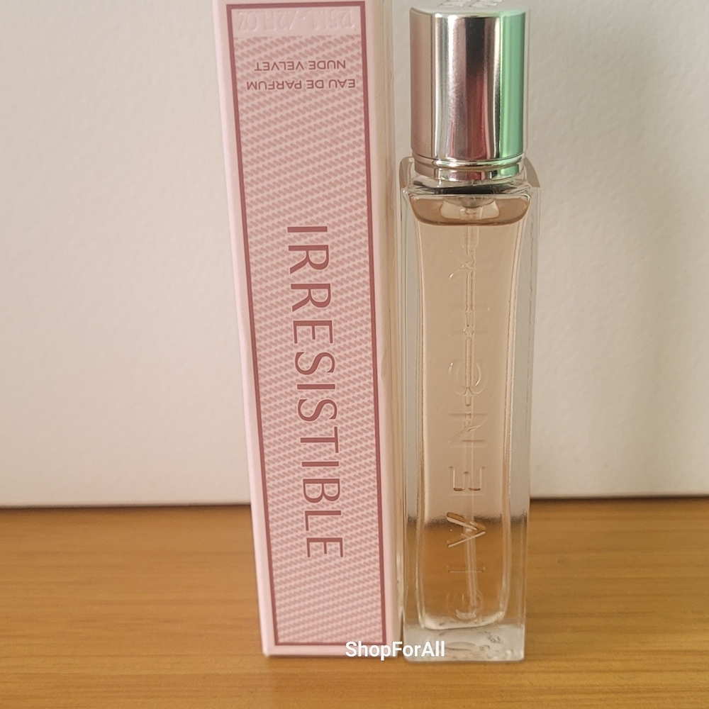 Givenchy - Picture 4 of 5